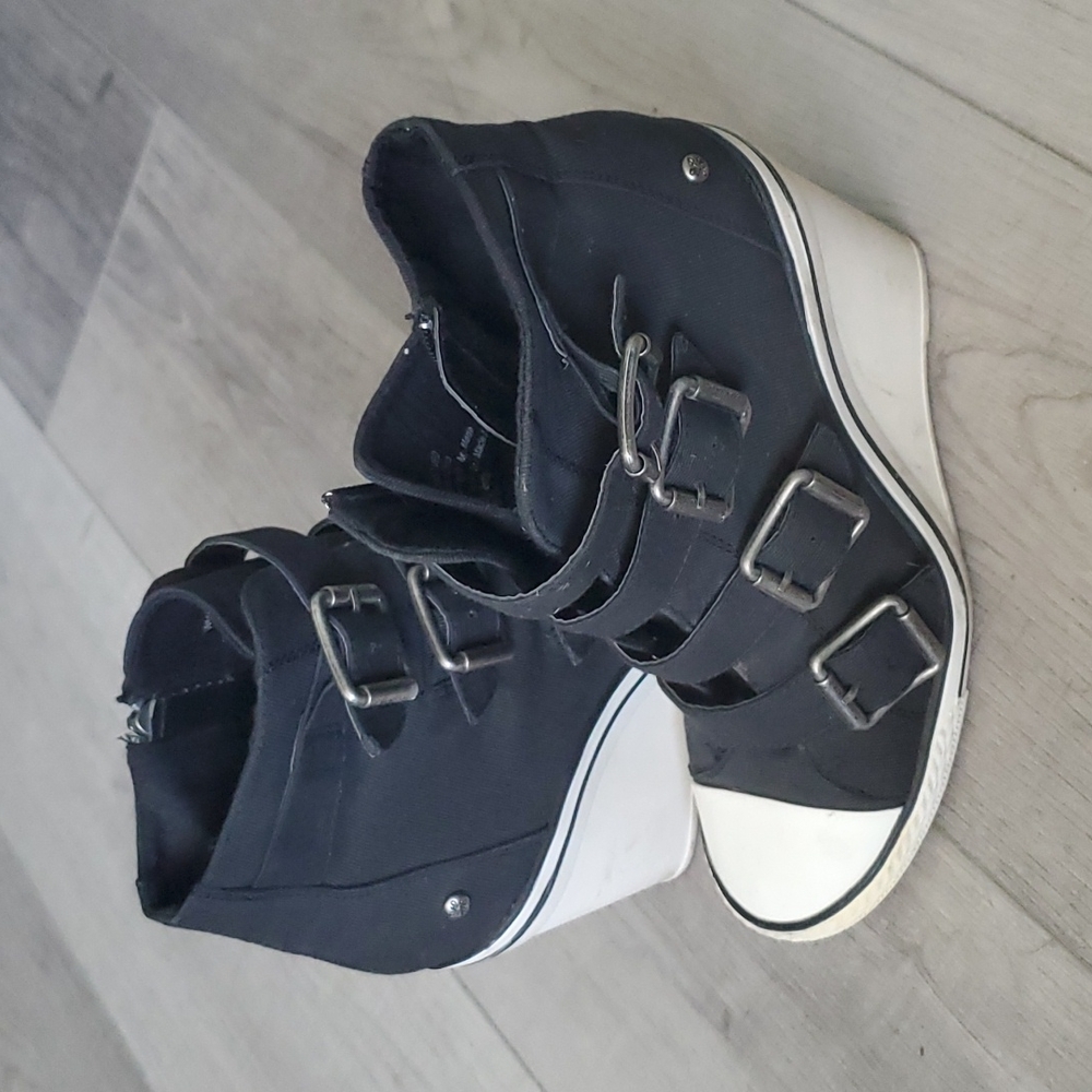 Wedge ankle booties